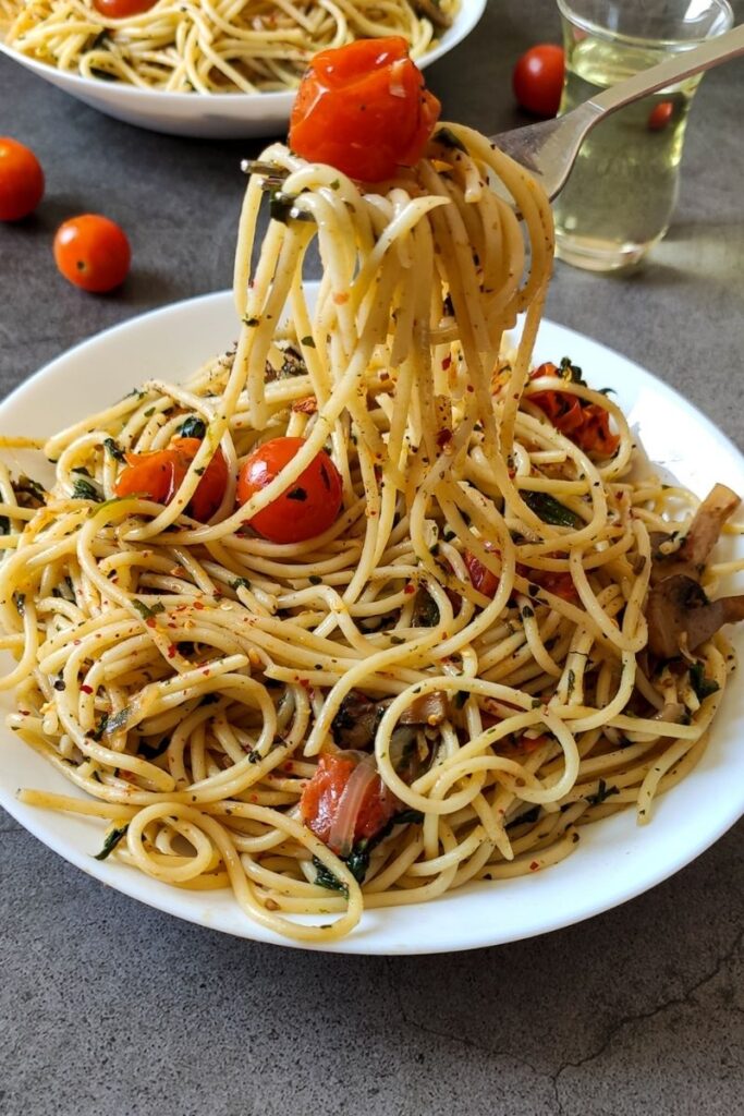 Cherry Tomato Pasta with Spinach & Mushrooms Dinner Ideas