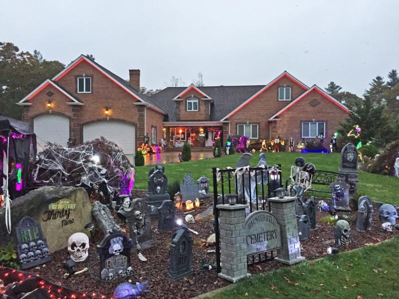 House Garden | Halloween Garden Decorations