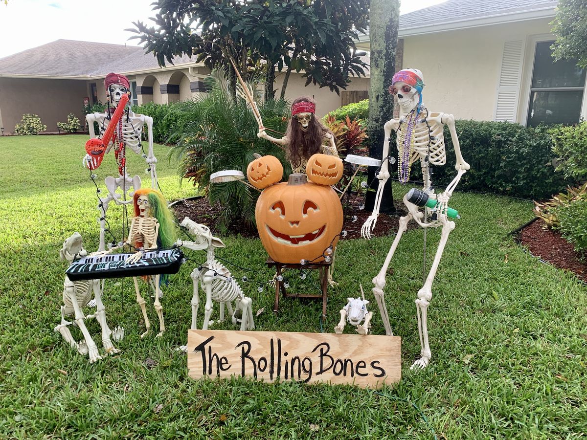 The Rolling Bones Decoration