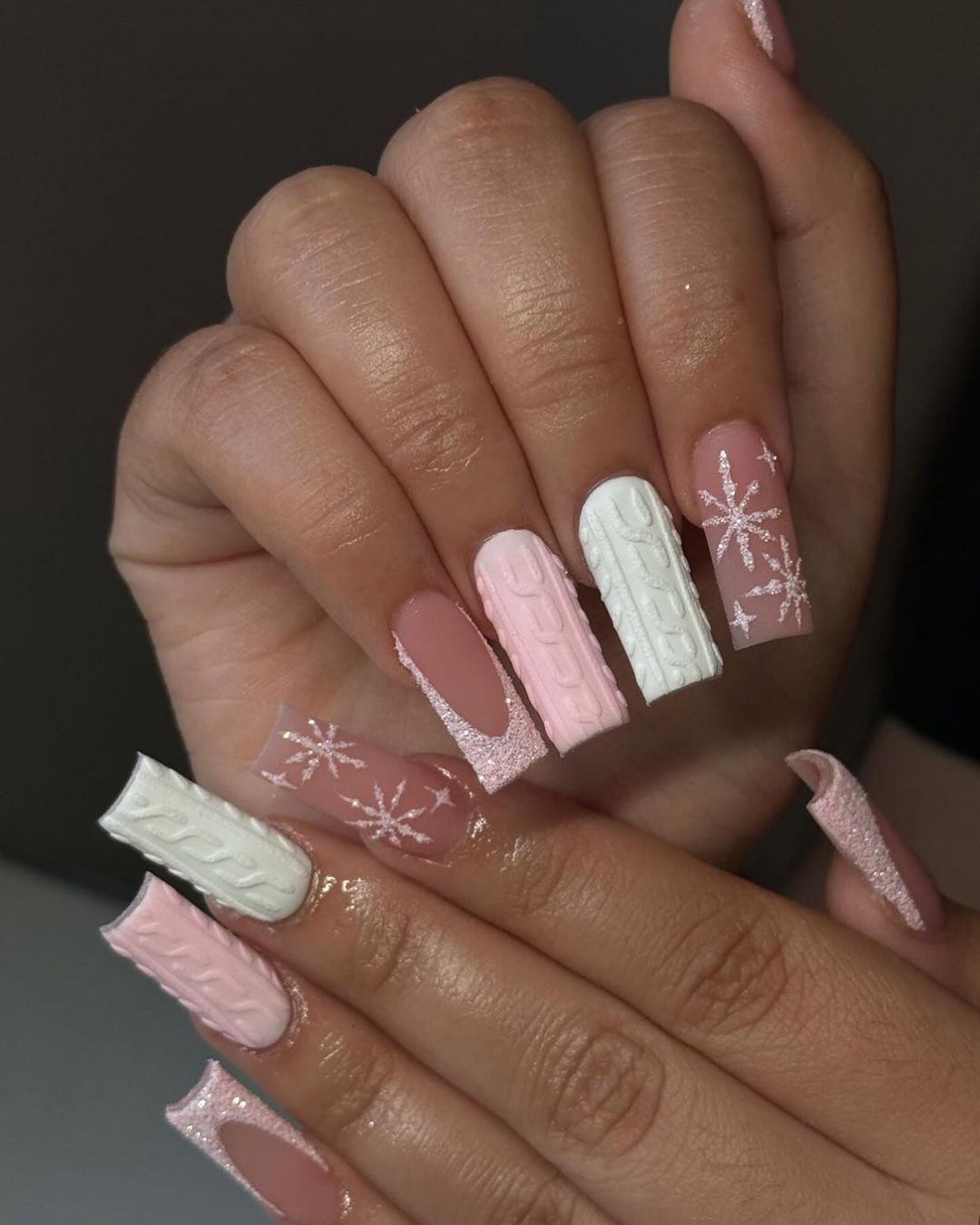 Simple Christmas Nail Ideas