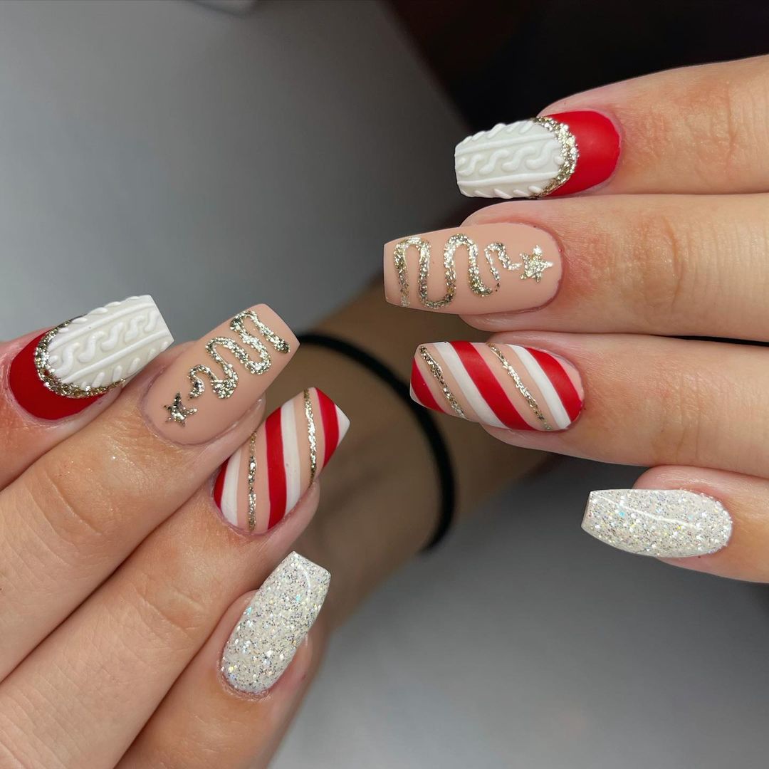 Simple Christmas Nail Ideas